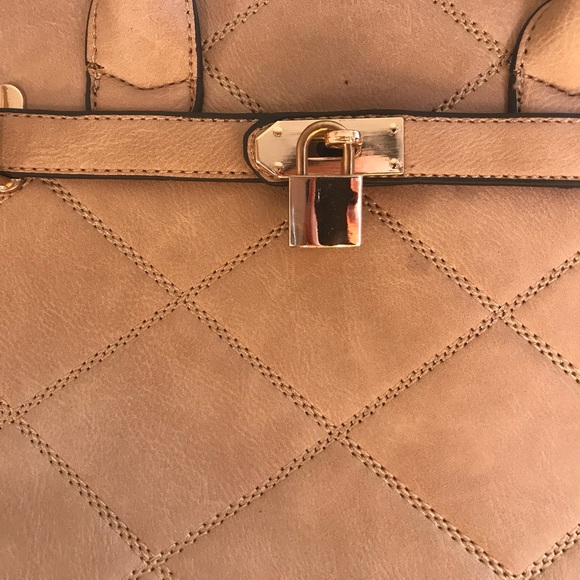 Classic handbag for work or party. - Picture 3 of 8